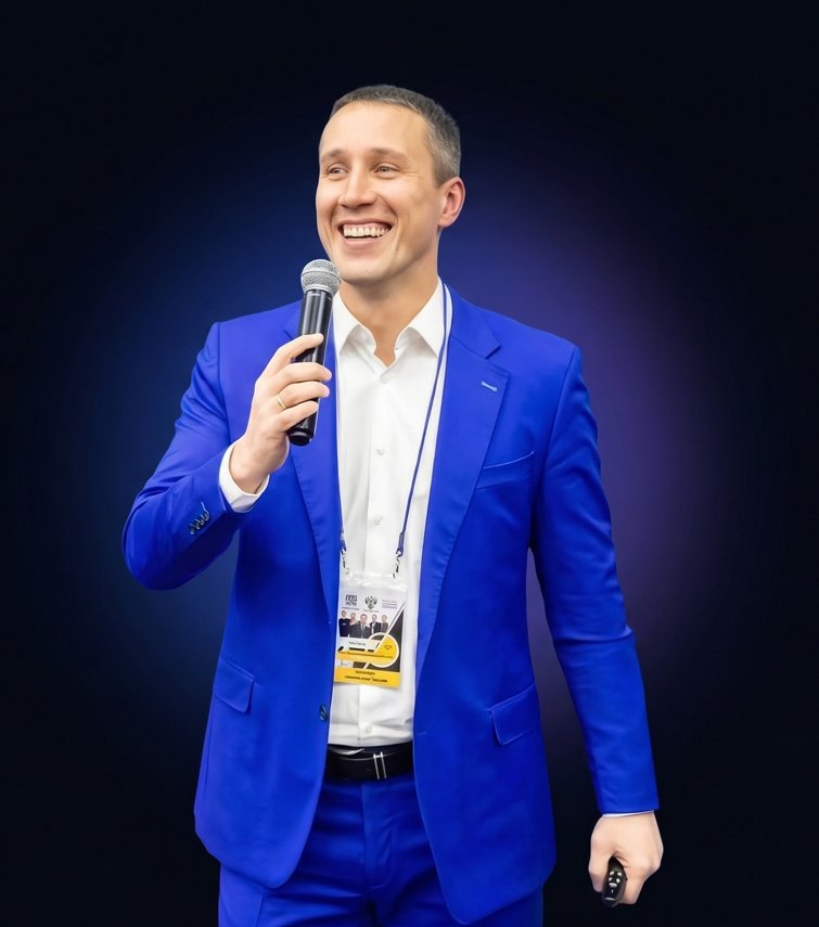 Павел Сивожелезов на сцене